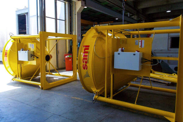 Bag-breaker silos for emptying bags and big bags